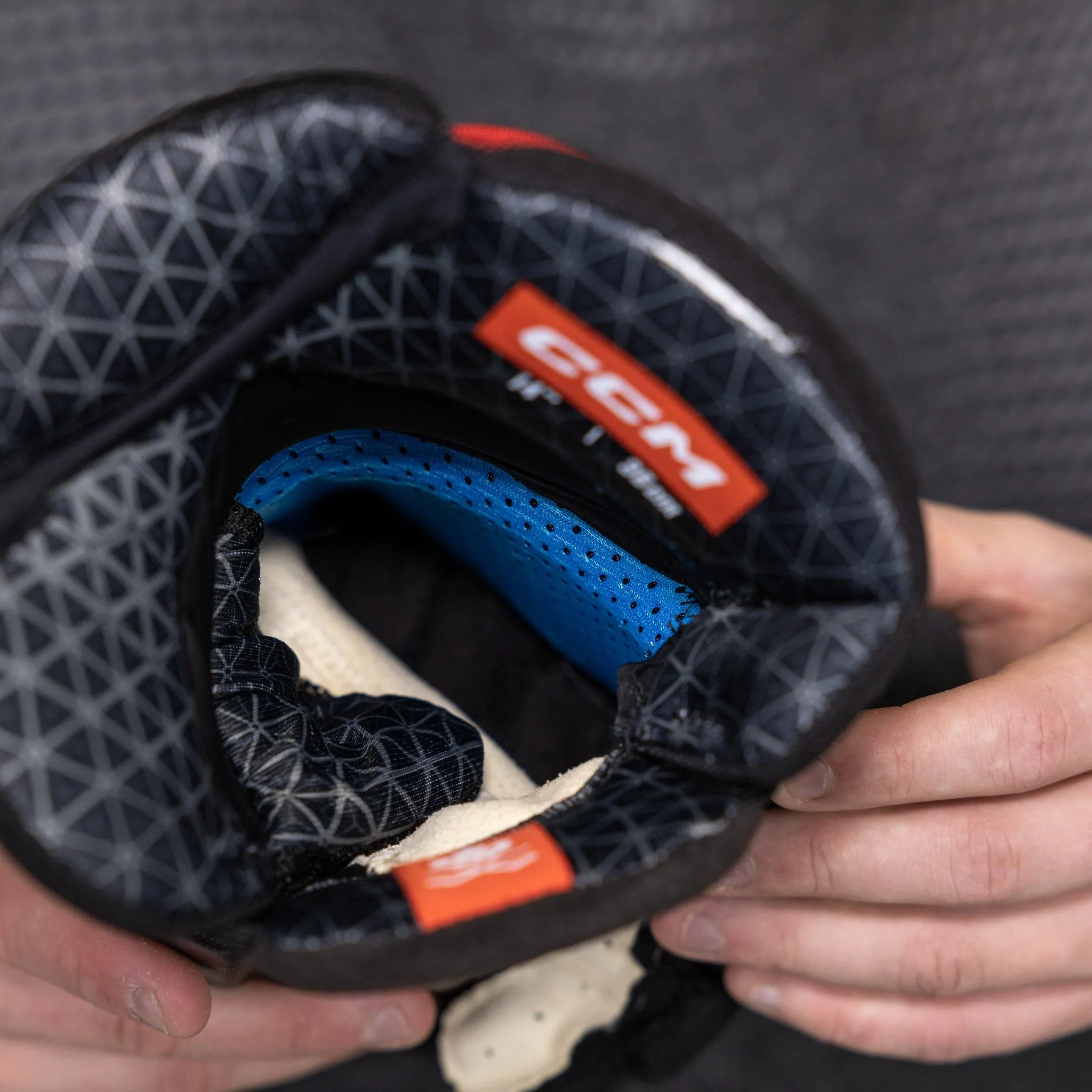 CCM Jetspeed FT6 Pro Junior Hockey Gloves