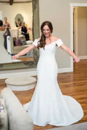 Clean Satin Wedding Dresses with Off-the-shoulder