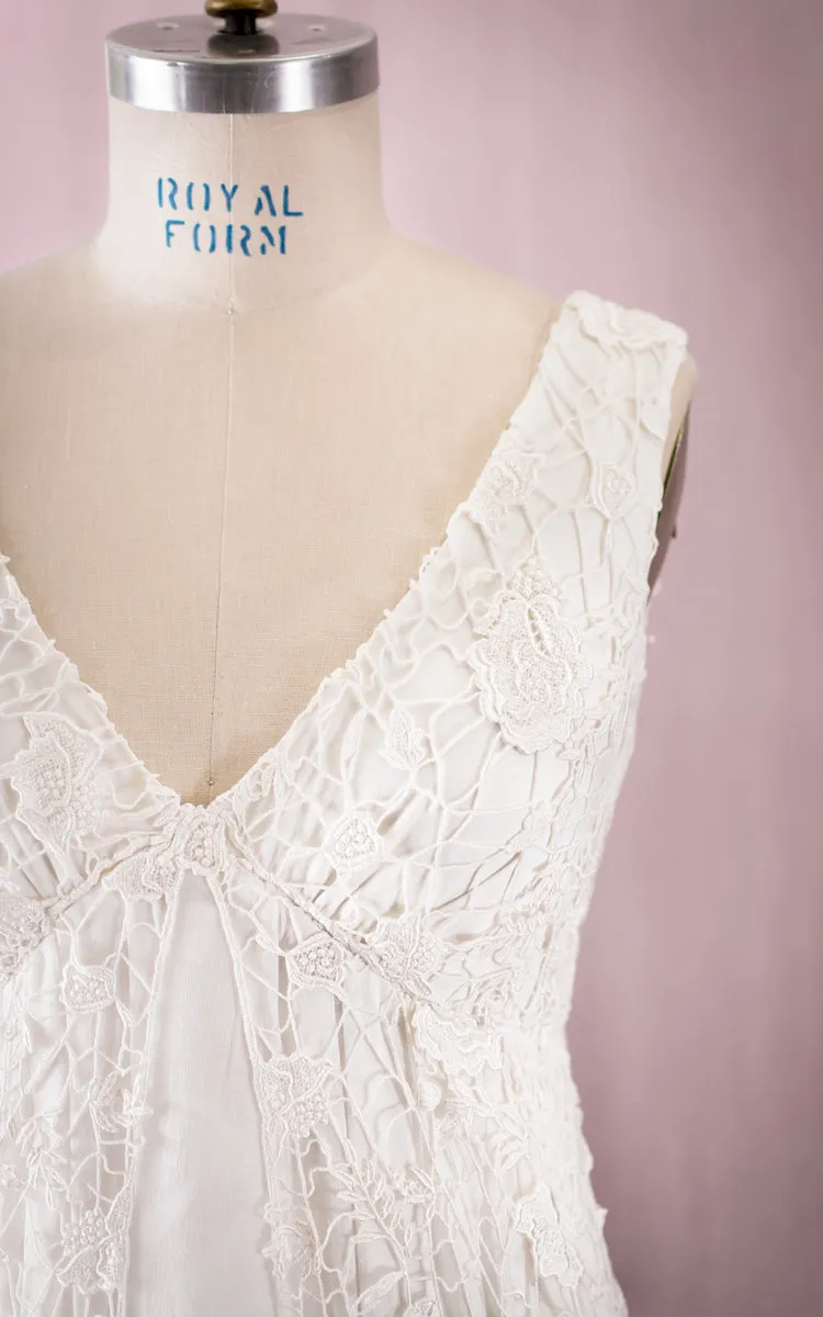 Delicated V Back V-Neck Vintage Floor-Length Dress-704151