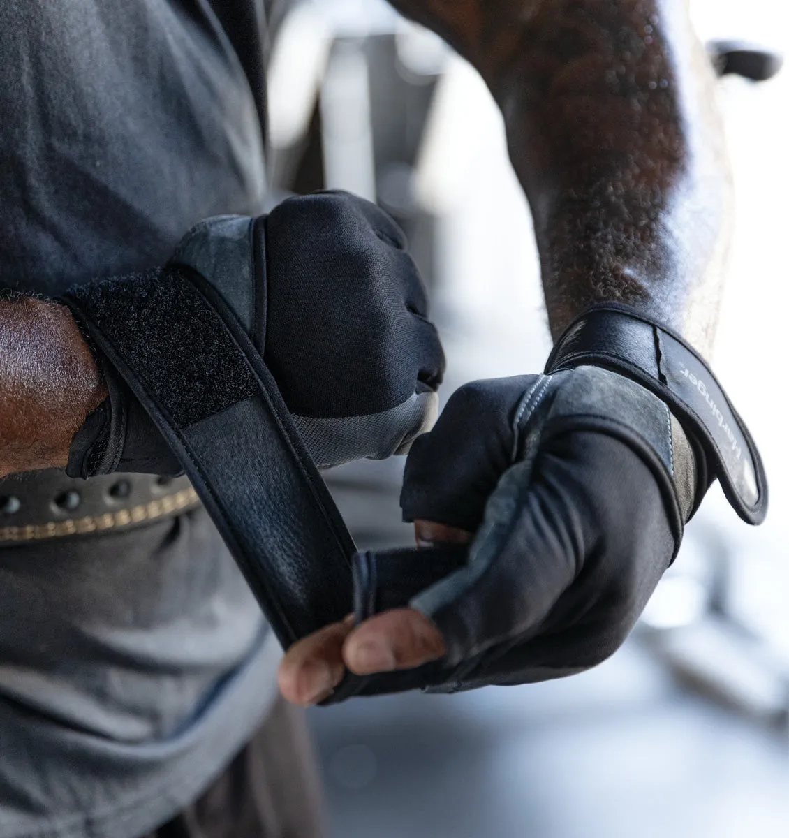 Harbinger BioFlex Elite Wrist Wrap Weight Lifting Gloves - Black