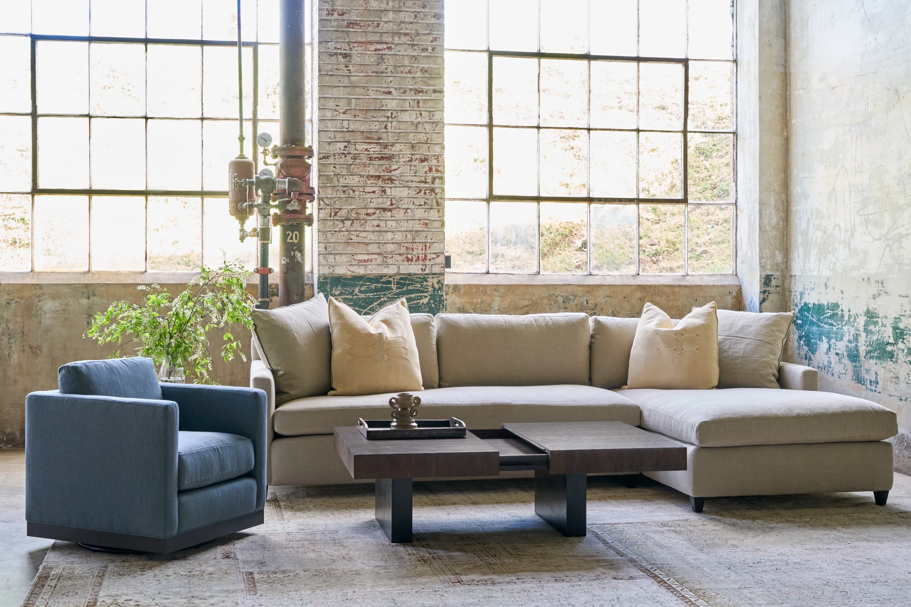 Louis 2pc Sectional