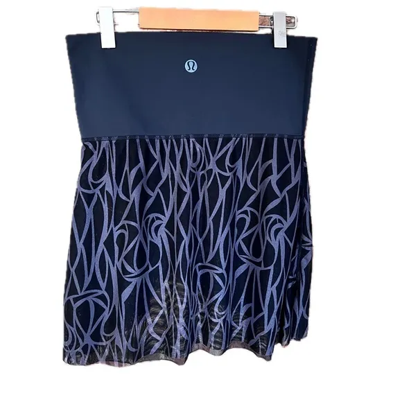 lululemon athletica Tulip Skirt EUC Sz8 Rare