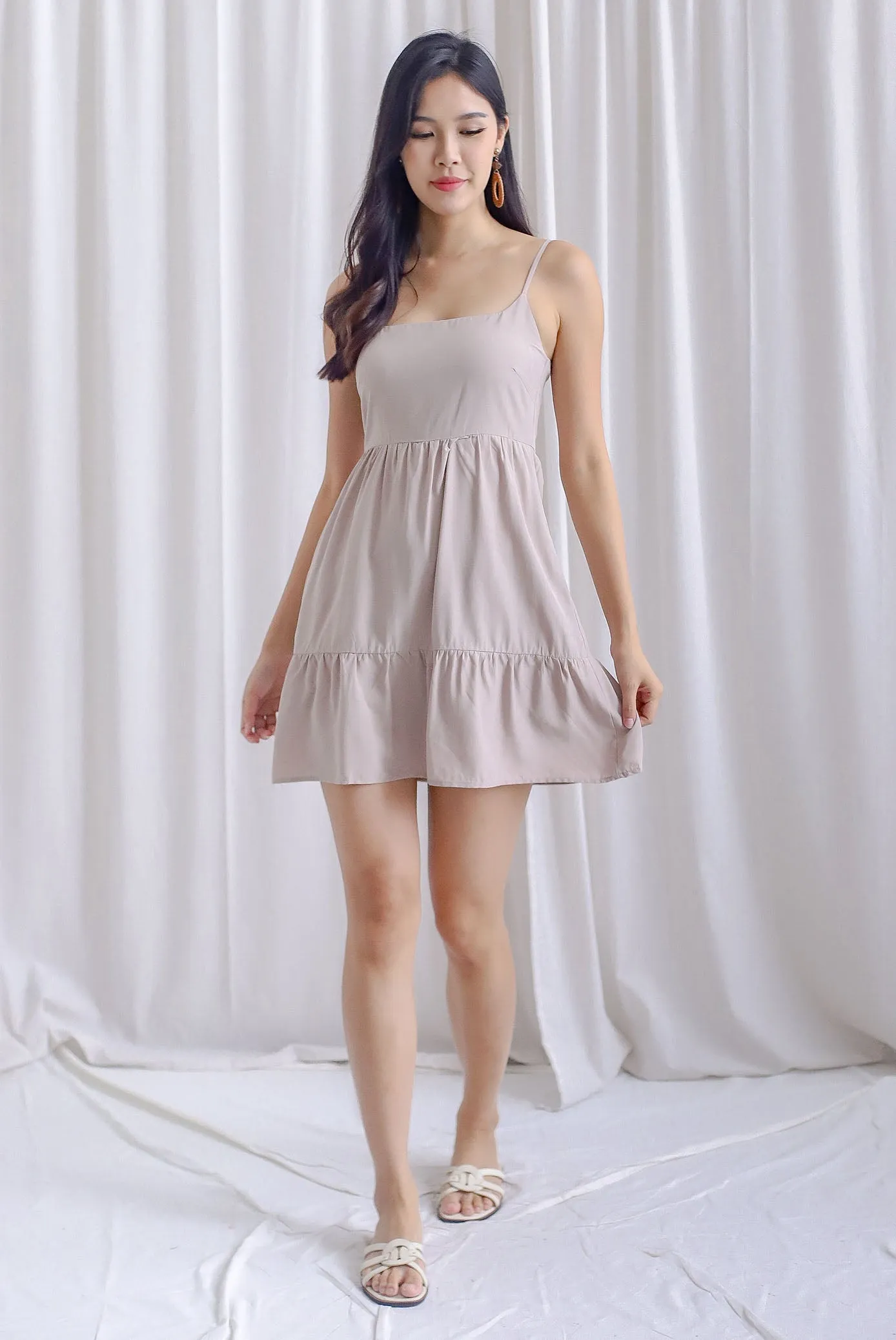 Melinda Spag Tier Romper Dress In Taupe