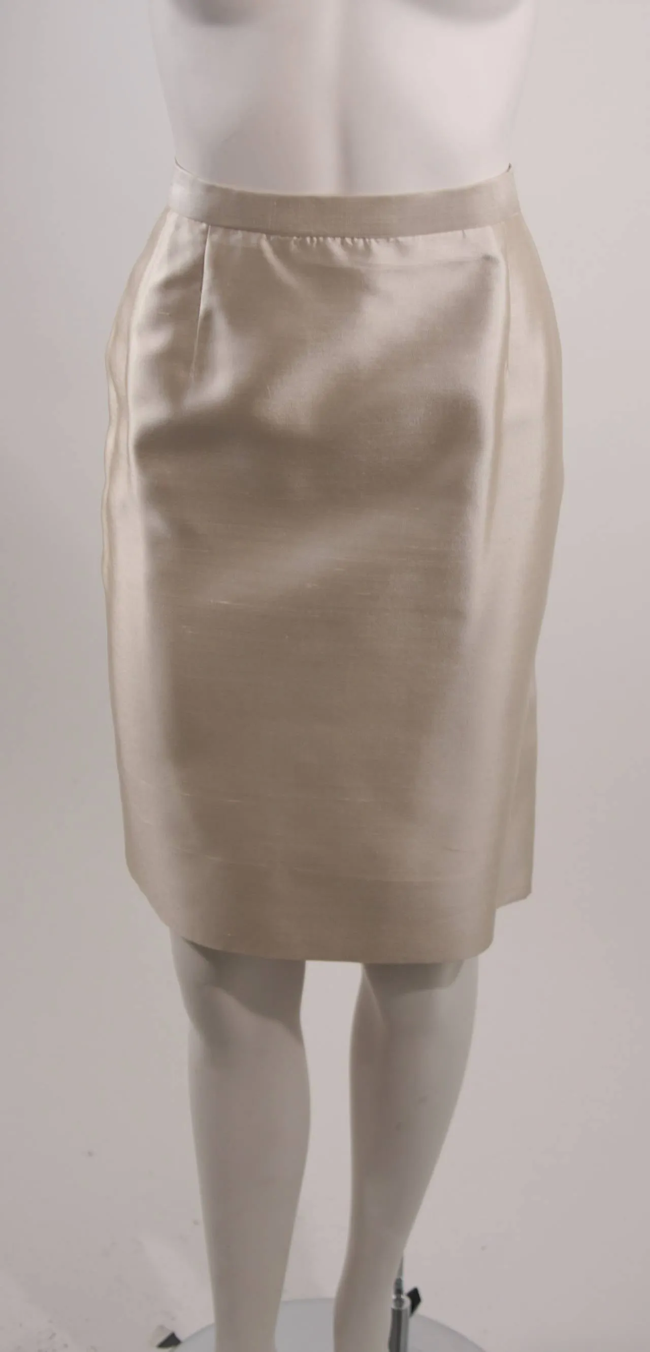 OSCAR DE LA RENTA Champagne Silk with Sage Embroidery Skirt Suit Size 10