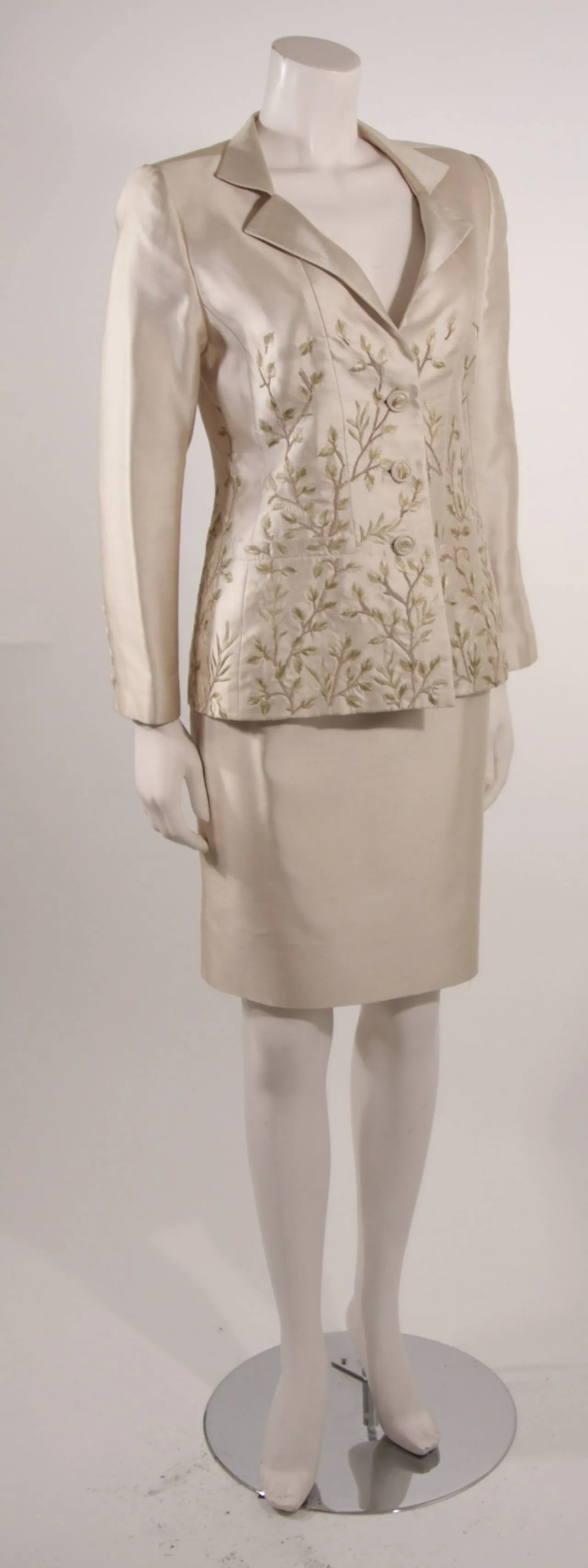 OSCAR DE LA RENTA Champagne Silk with Sage Embroidery Skirt Suit Size 10