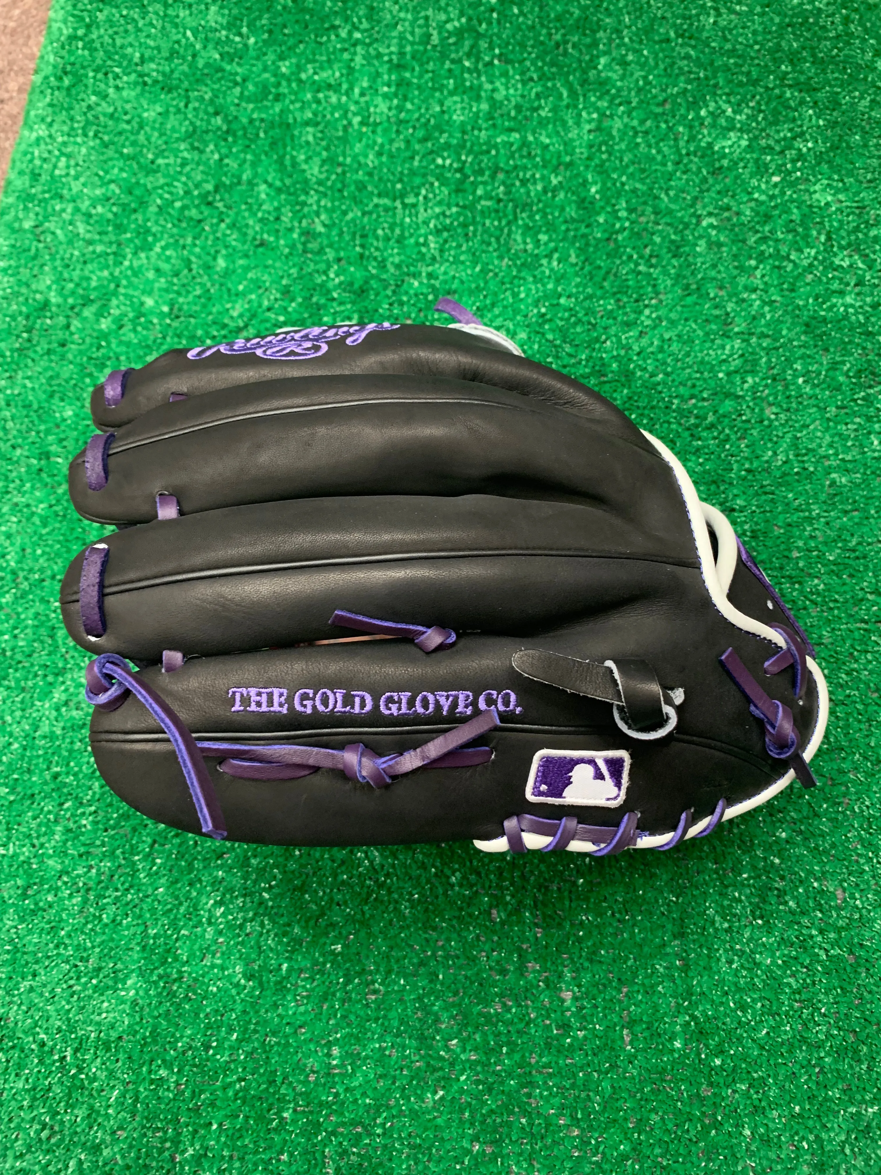 Rawlings Heart of the Hide December 2022 "Gold Glove Club" 12.25" Baseball Glove