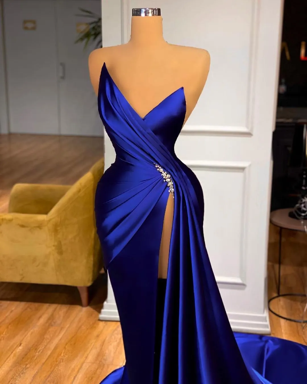 Royal Blue Sweetheart Prom Dress With Split  Rewritten Title: Elegant Royal Blue Sweetheart Prom Dress With Split