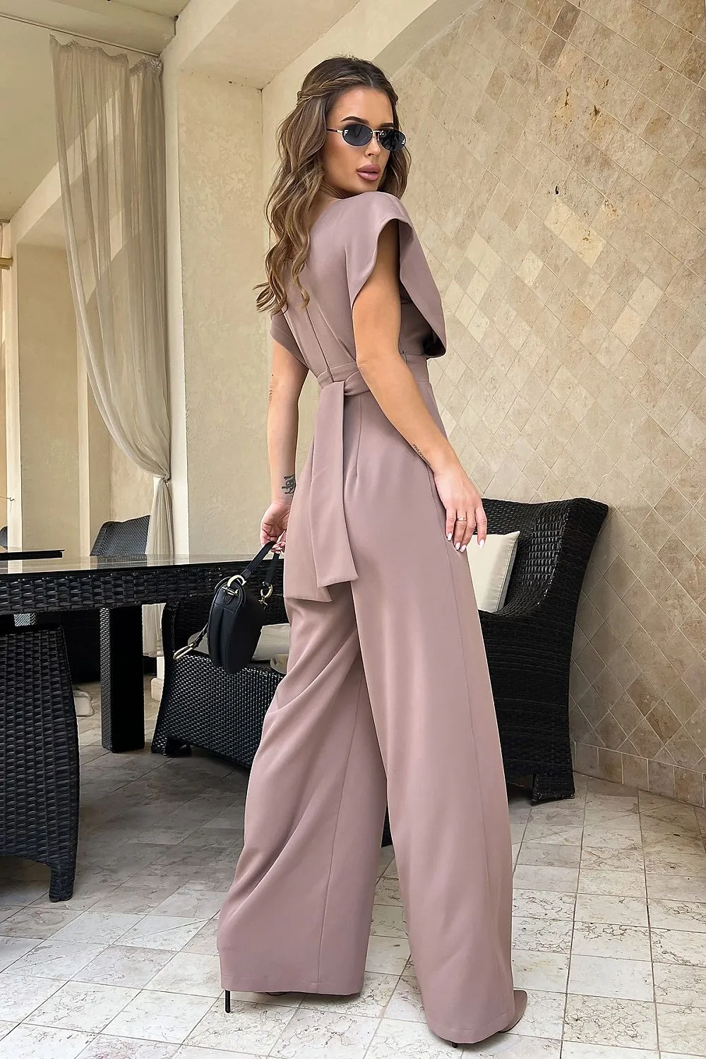 Stylish jumpsuit with cut-off waist
