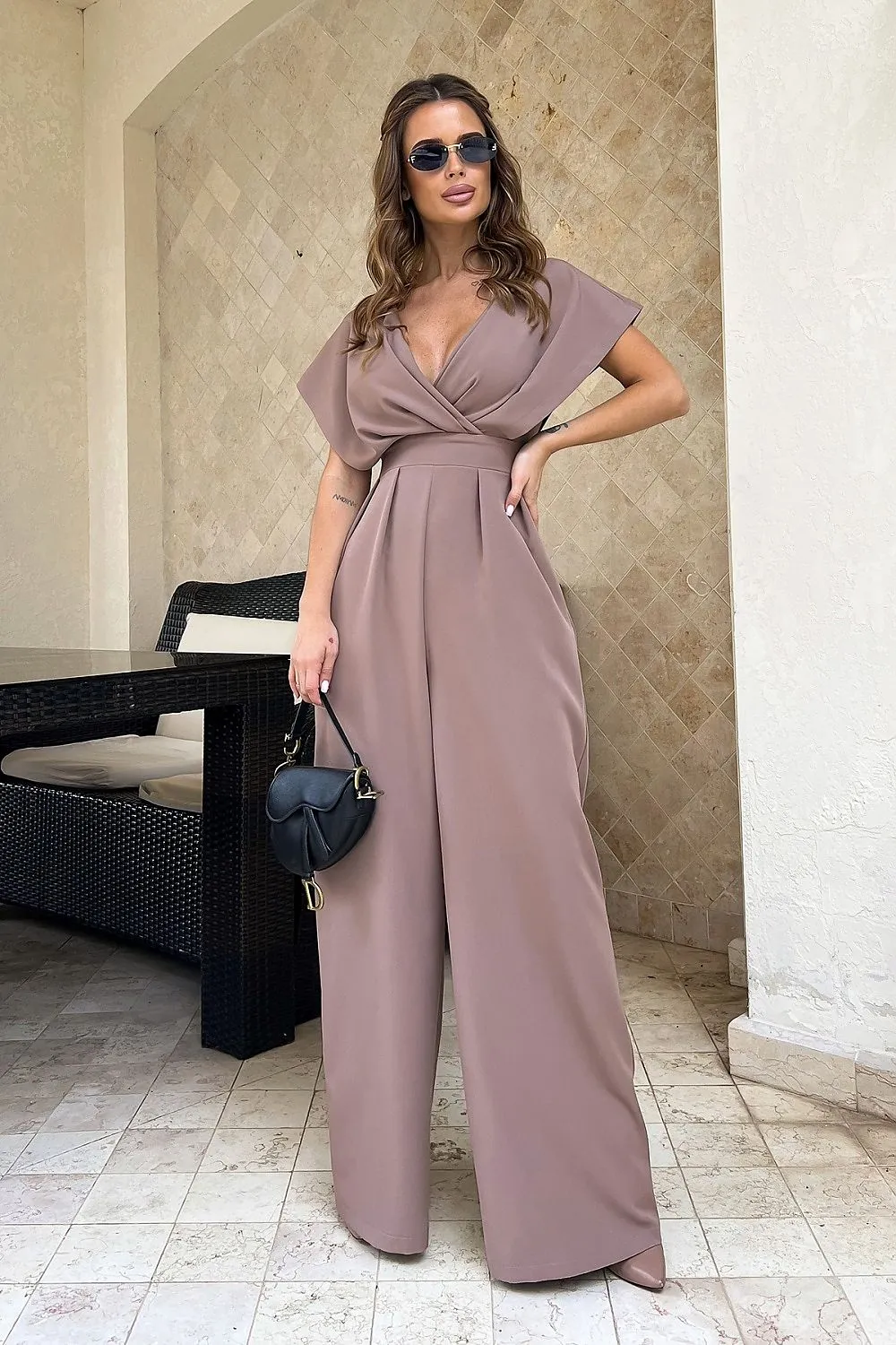 Stylish jumpsuit with cut-off waist