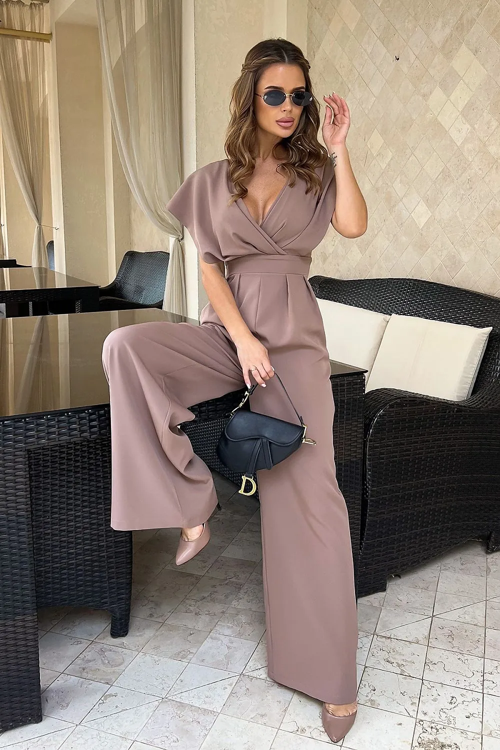 Stylish jumpsuit with cut-off waist