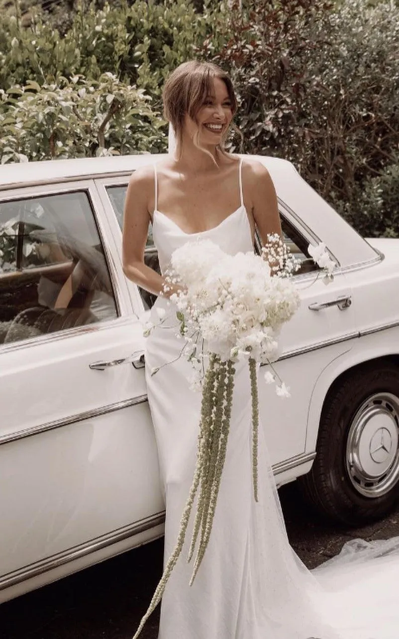 Sweetheart Sheath Satin Simple Wedding Dress Sleeveless With Court Train-716590