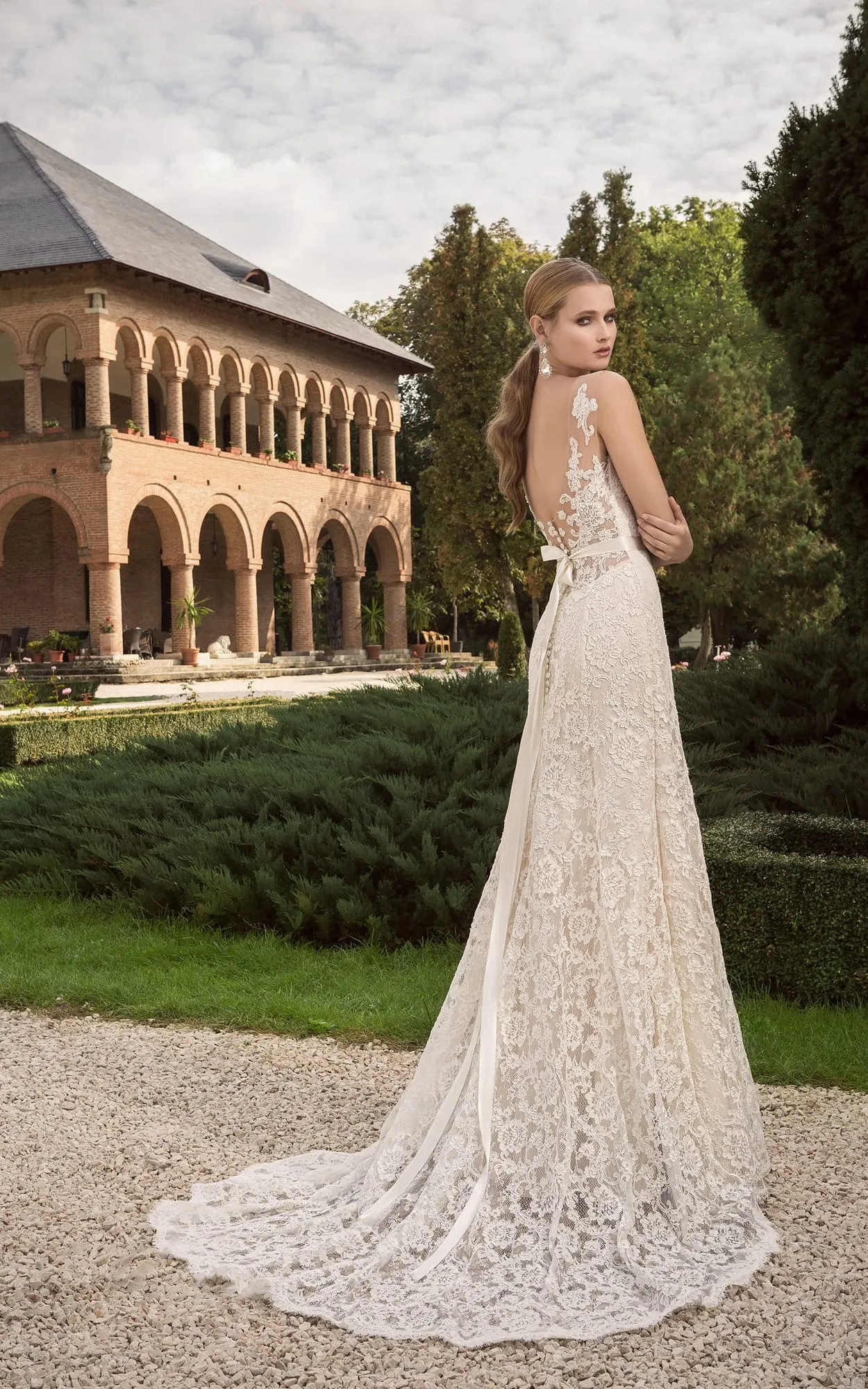 V-neck Appliques Sleeveless Low V Back Lace Sheath Dress-714092
