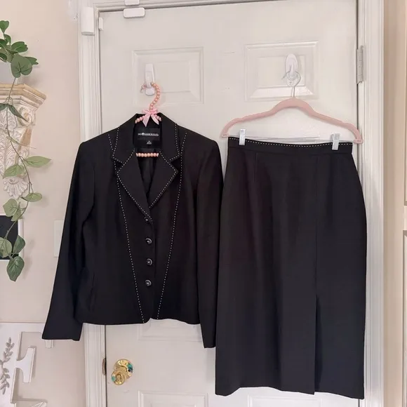 VTG Sag Harbor Suits Black White Stitch Trim Skirt Suit Size 10