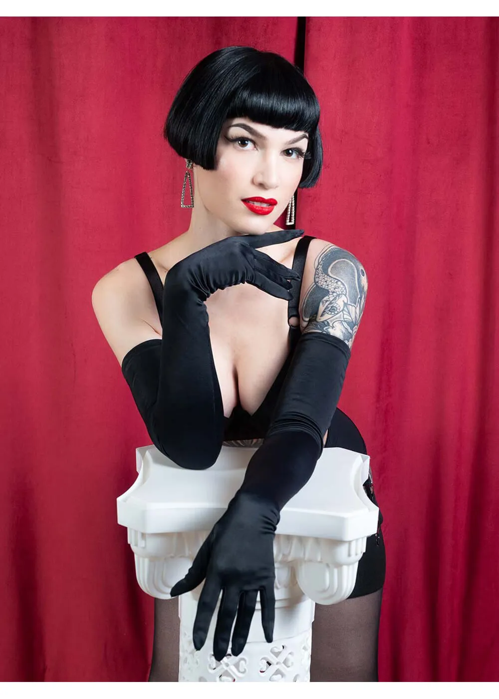 What Katie Did Long Satin Gloves Zwart