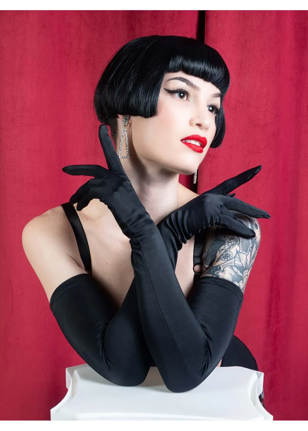 What Katie Did Long Satin Gloves Zwart