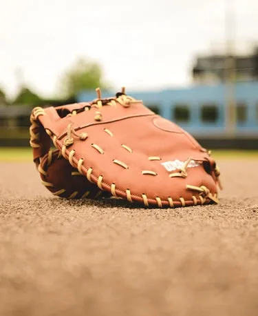 Wilson Fall 2024 A1000® 12.5" 1620 Baseball First Base Mitt