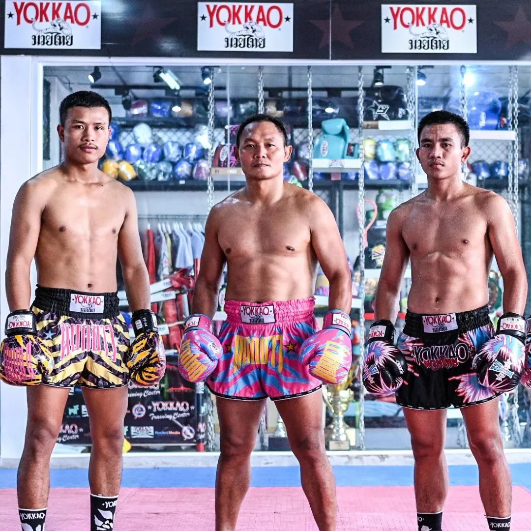YOKKAO BLEEDING BOXING GLOVES