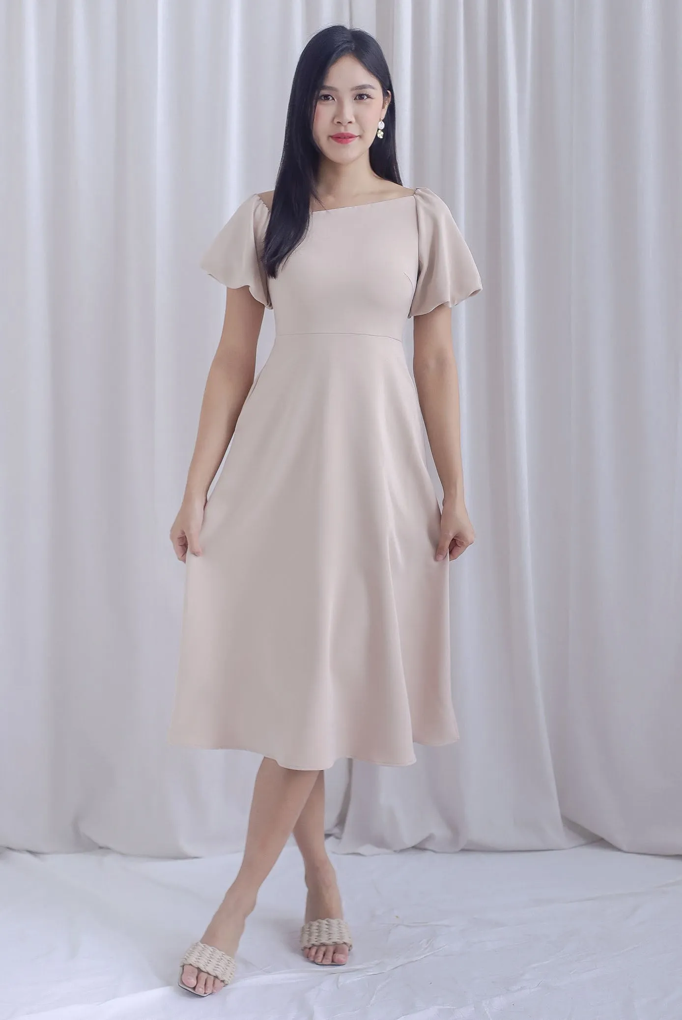 Zendaya Asymm Neckline Puffy Sleeve Dress In Ecru