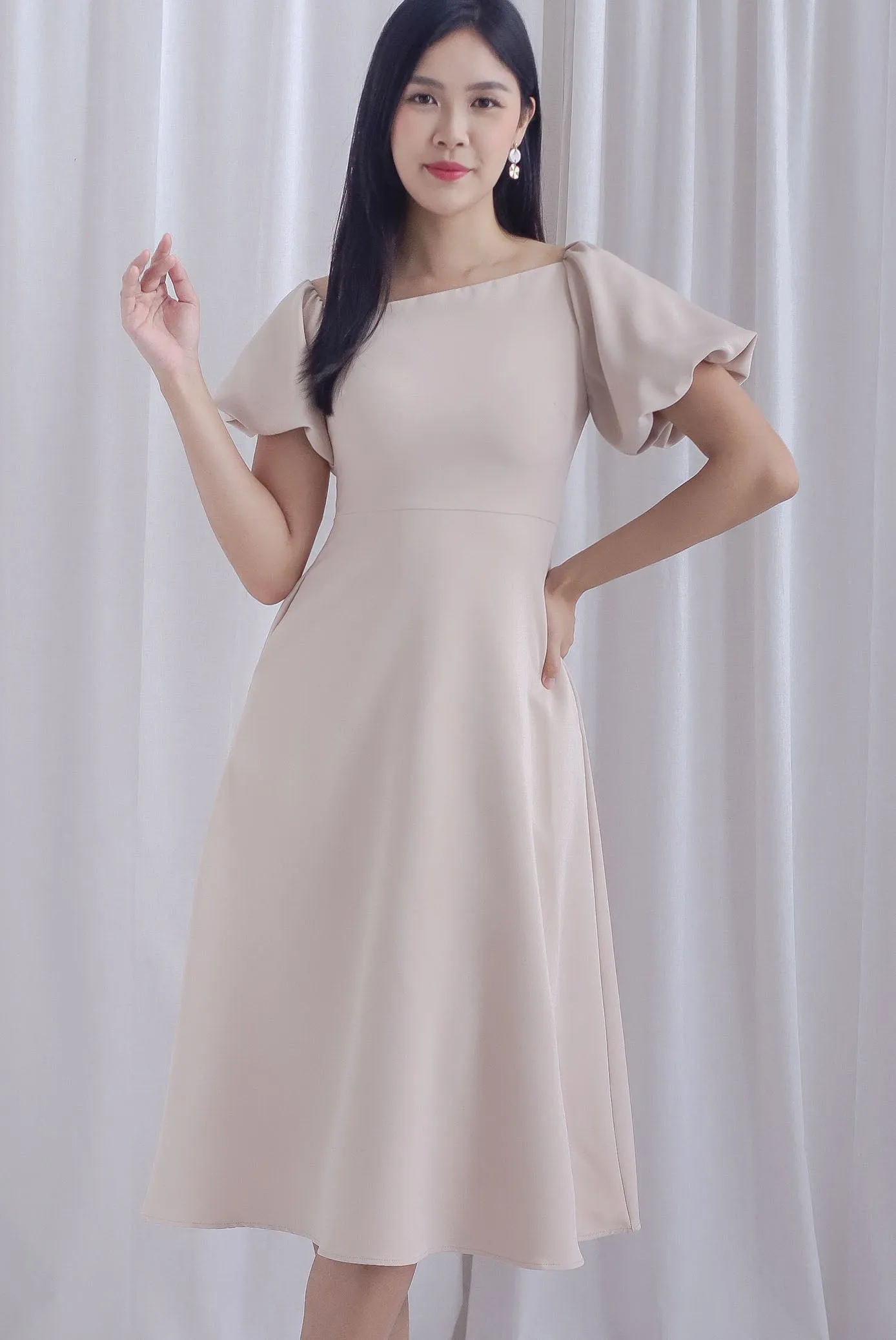 Zendaya Asymm Neckline Puffy Sleeve Dress In Ecru
